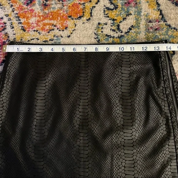 A|X Black Leather Snakeskin Mini Skirt NWT - Picture 5 of 8